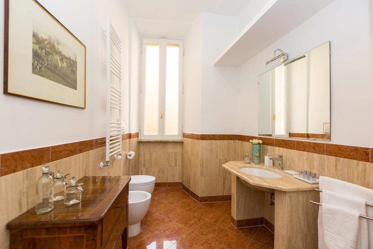 Prestigious Apartment Via Barberini Roma Exterior foto