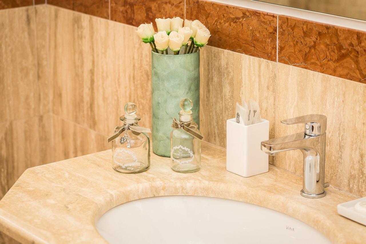 Prestigious Apartment Via Barberini Roma Exterior foto