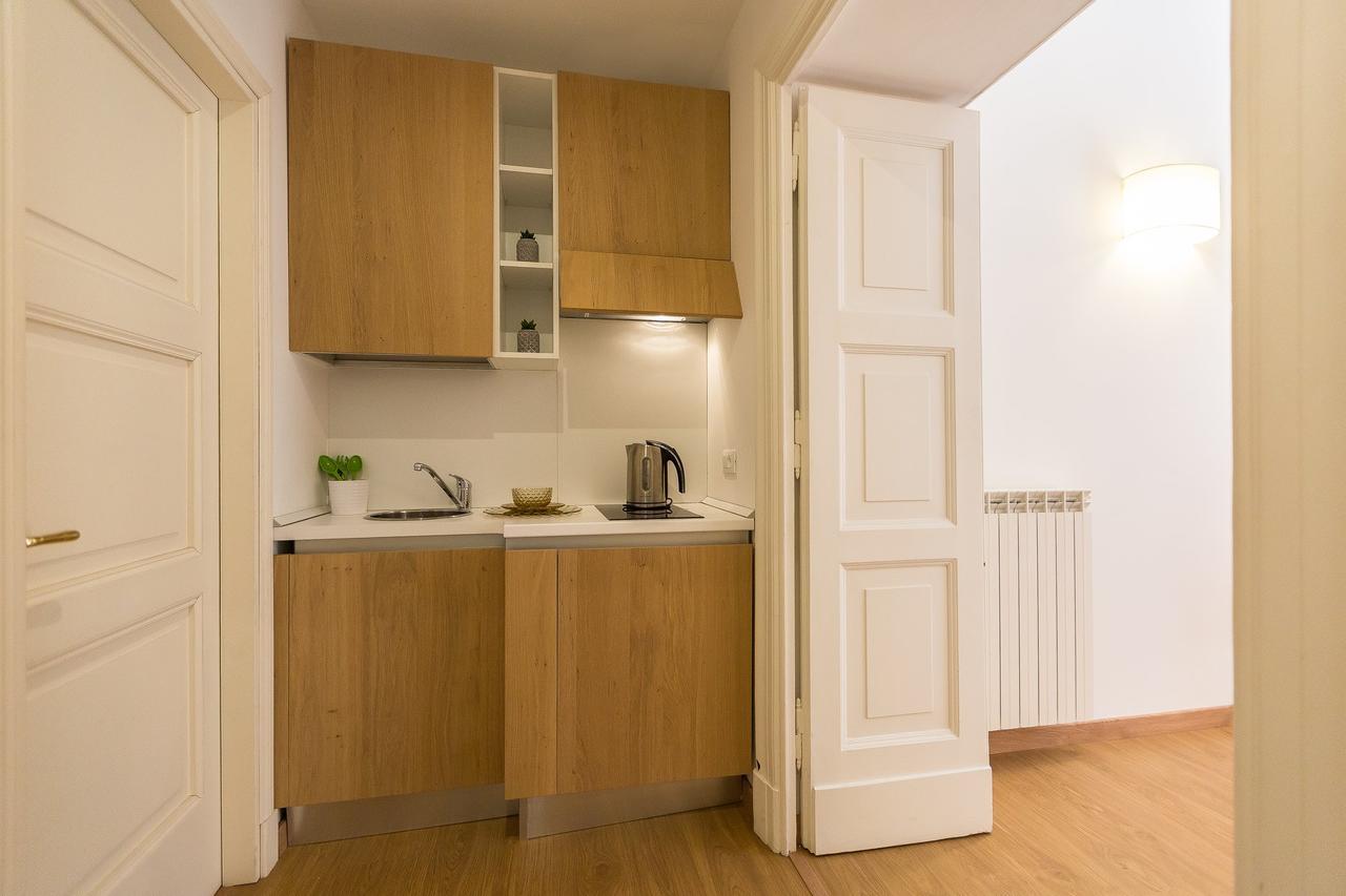 Prestigious Apartment Via Barberini Roma Exterior foto
