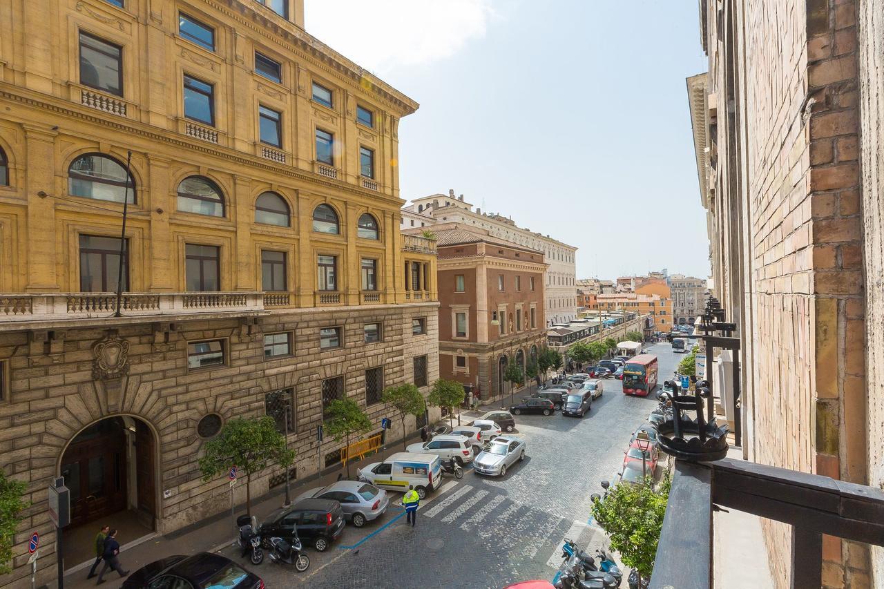 Prestigious Apartment Via Barberini Roma Exterior foto