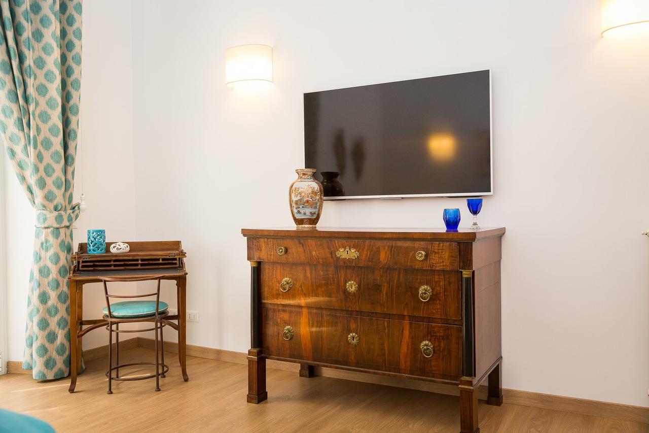 Prestigious Apartment Via Barberini Roma Exterior foto