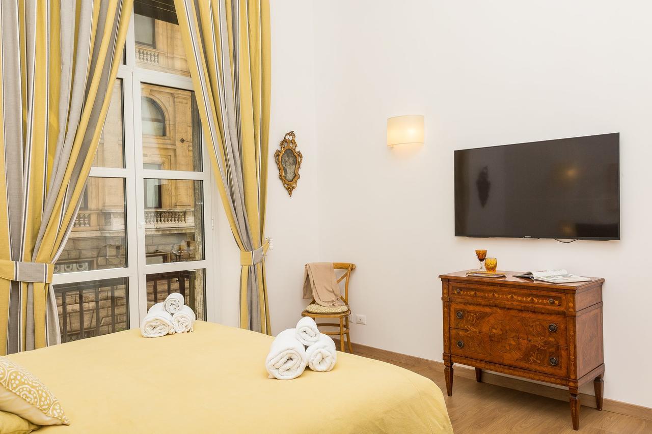 Prestigious Apartment Via Barberini Roma Exterior foto